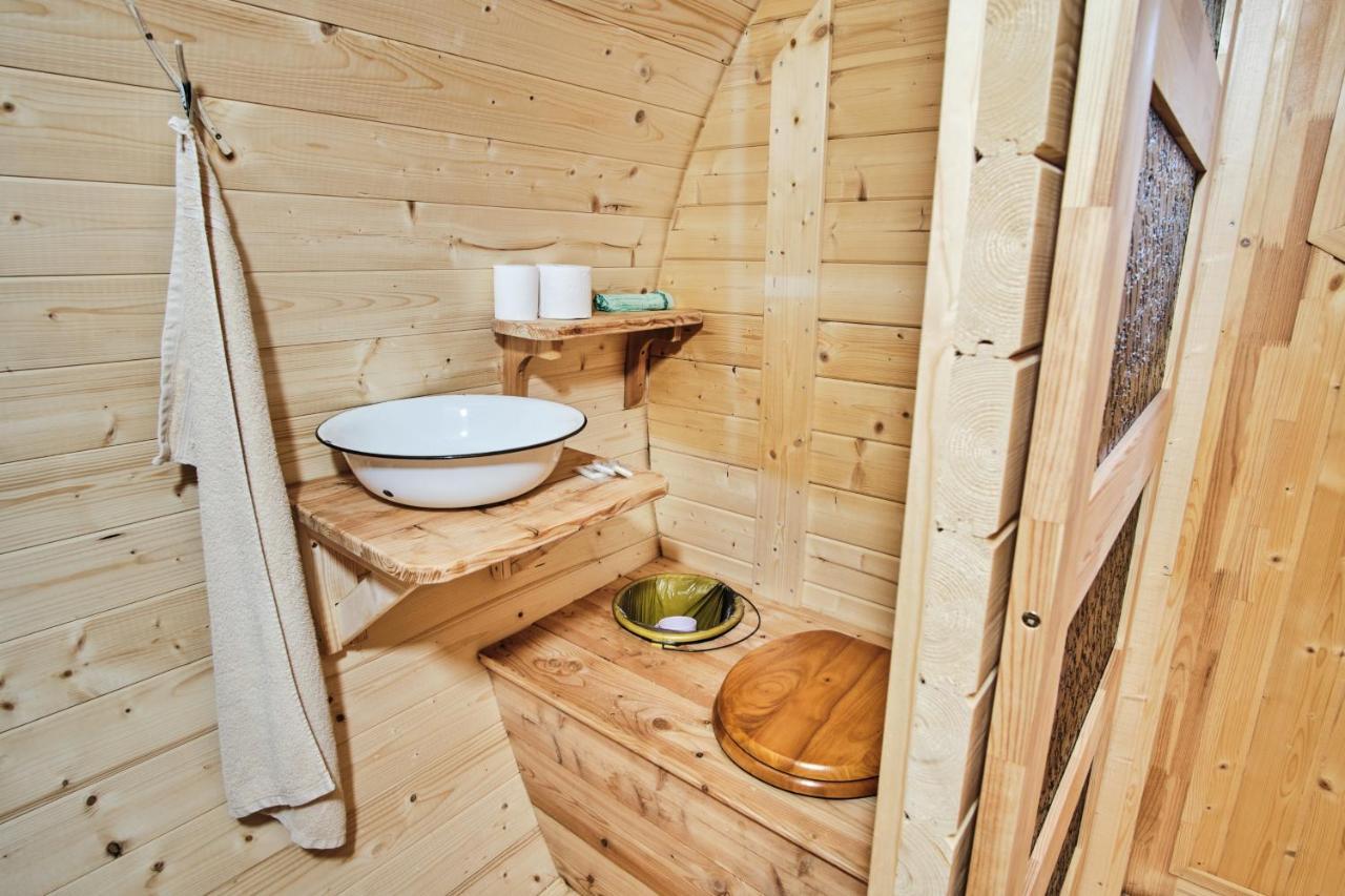 Viking Houses Strnadovsky Mlyn Jesenice  Eksteriør bilde